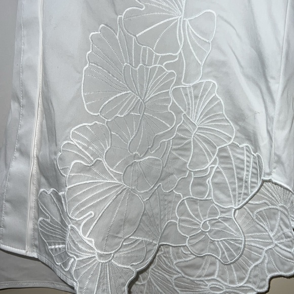 Christian Lacroix White Button Shirt With Embroidered White Flowers. - Picture 3 of 4